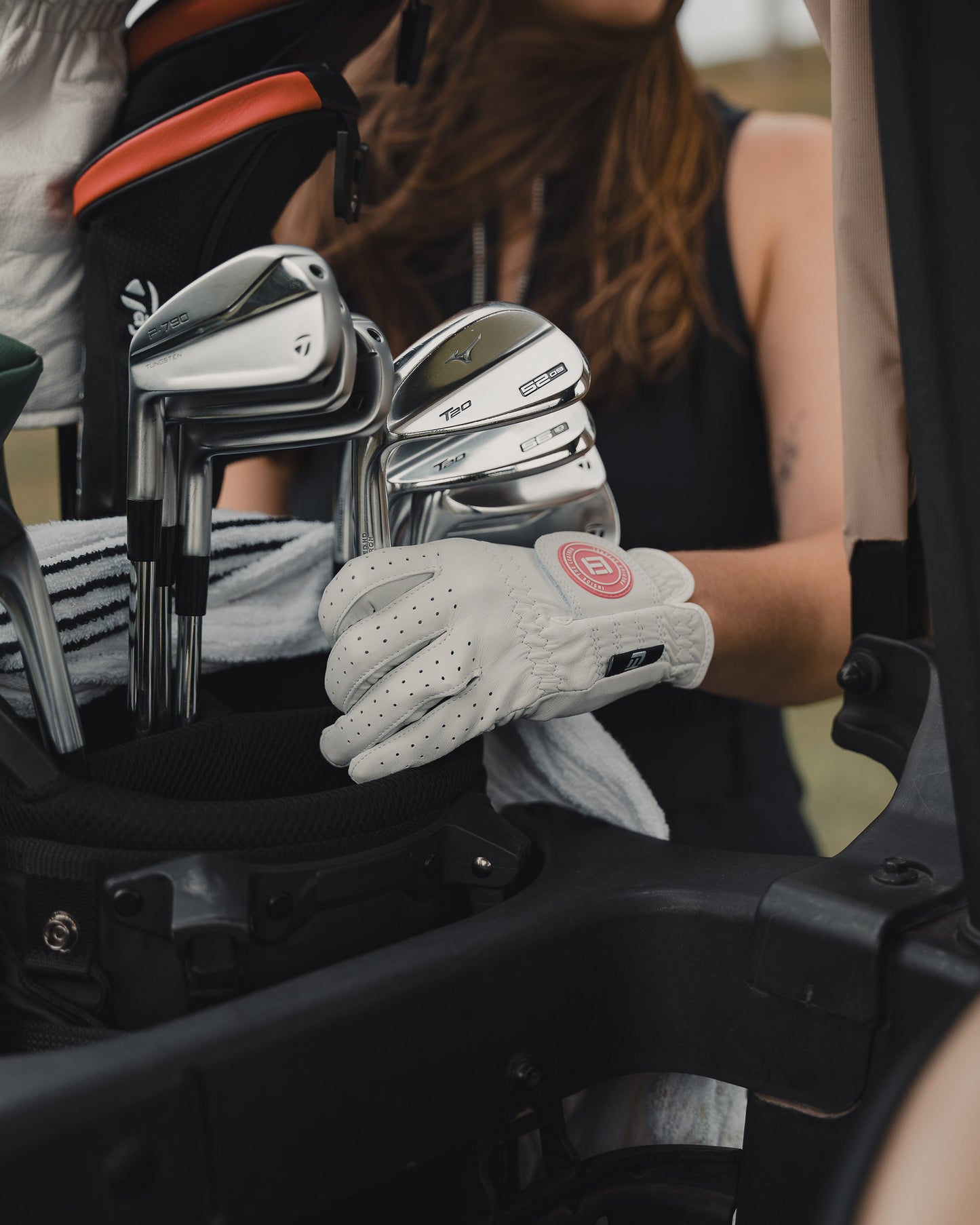 Women's ITL 2.0 Signature Glove - Ghost White / Flamingo