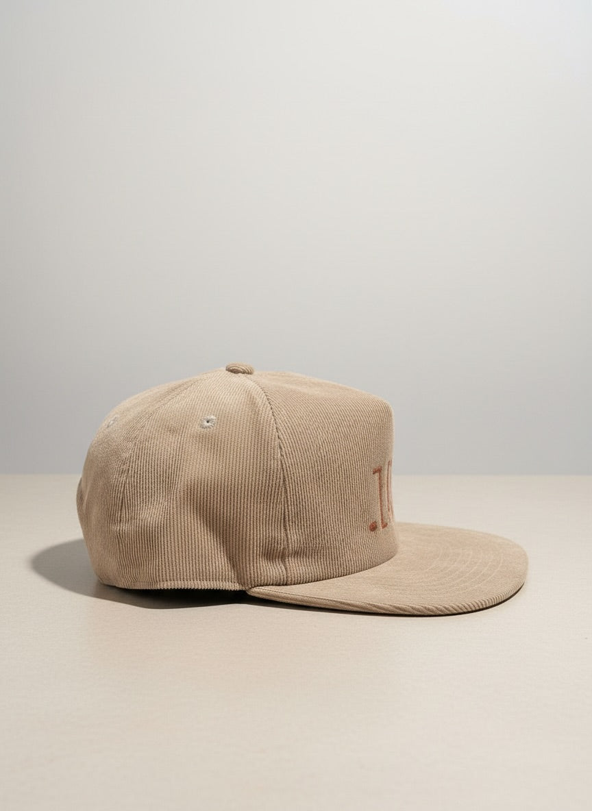 The Après Cap - Inside the Leather Golf Gloves