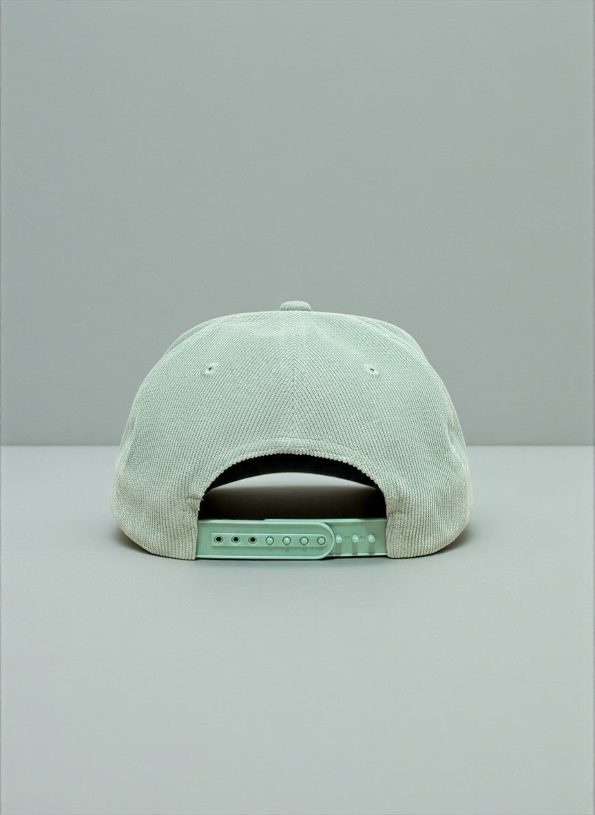 The Après Cap - Inside the Leather Golf Gloves