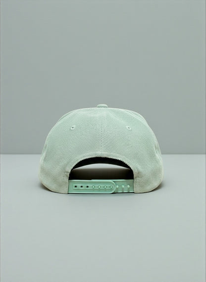 The Après Cap - Inside the Leather Golf Gloves
